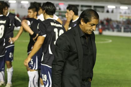 El Pelado se fue silbado de la cancha