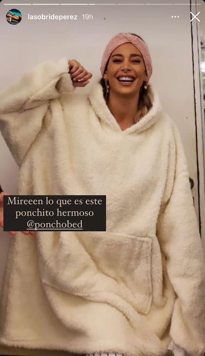 El gigantesco abrigo con el que Sol Pérez busca combatir las bajas temperaturas del invierno