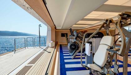 El gimnasio del yate de superlujo Aquarius.