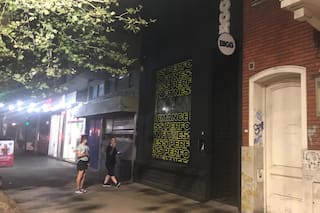 Murió un hombre en una conocida cadena de gimnasios y lo encontraron en el baño