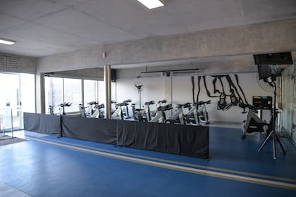 El gimnasio incluye sala de spinning, que también puede ser utilizado por las familias de los alumnos