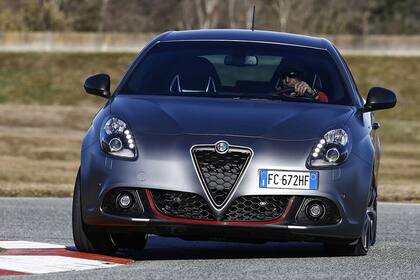 El Giulietta Veloce es un auto de calle, pero con prestaciones y dinámica para divertirse en un circuito.