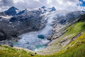 Encuentran el cuerpo de un alpinista desaparecido hace más de 20 años en un glaciar en Austria