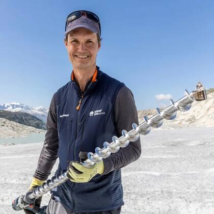 El glaciólogo Matthias Huss argumenta que el cambio climático fue un factor en el desastre de Blatten.