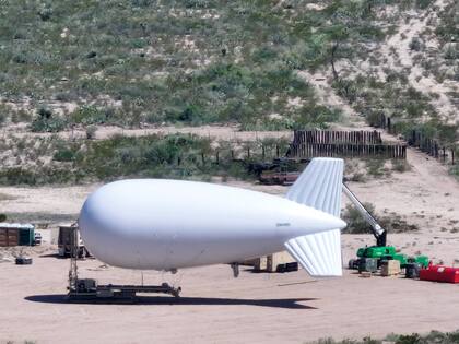 El globo aerostático es monitoreado de forma continua las 24 horas del día por los agentes de la USBP