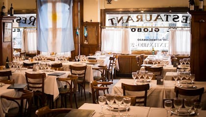 El Globo lleva más de un siglo deleitando con platos que combinan la cocina española y argentina.