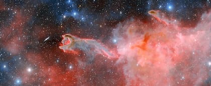 El glóbulo cometario, conocido como CG 4, fue capturado por la Cámara de Energía Oscura del Observatorio Cerro Tololo en Chile