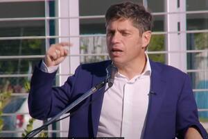 El gobernador Axel Kicillof, este lunes, en Castelli