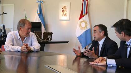 El gobernador cordobés Juan Scharetti se reunió con ejecutivos de Andes.