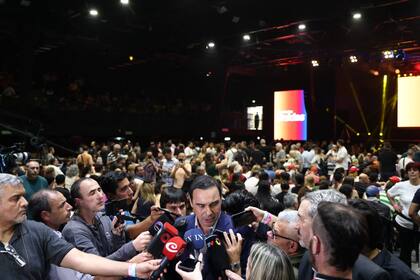 El gobernador de Corrientes, Gustavo Valdés, en la antesala del acto en Obras