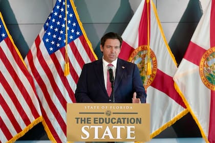 El gobernador de Florida impulsa una nueva medida que afecta a los trabajadores extranjeros en las universidades del estado