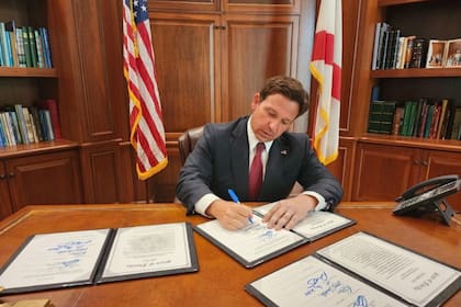 El gobernador de Florida, Ron DeSantis, promulgó una serie de leyes que entraron en vigor el 1° de julio