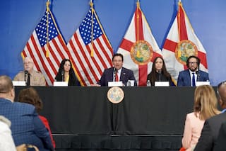 La nueva ley sobre regulaciones con la IA anunciada por Ron DeSantis en Florida