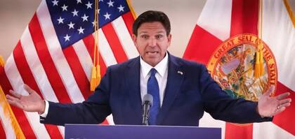 El gobernador de Florida, Ron DeSantis, es conocido por sus medidas ultraconservadoras en materia social, como la restricción del aborto
