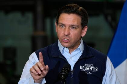 El gobernador de Florida, Ron DeSantis, es un fuerte crítico de la inmigración ilegal