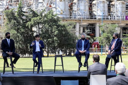 Esta semana, el exministro de Economía estuvo en la refinería de Raízen (Shell) en Dock Sud, Avellaneda, participando del anuncio de inversión de US$715 millones