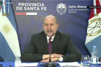 El gobernador de Santa Fe, Omar Perotti, le pidió la renuncia al director del hospital de Reconquista, Fabián Nuzzarello, por irregularidades en el operativo de vacunación