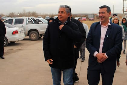 El gobernador de Neuquén, Rolando Figueroa, y el intendente de Añelo, Fernando Banderet