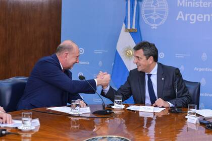 El gobernador de Santa Fe, Omar Perotti, estuvo en el anuncio de Sergio Massa