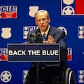 Por qué Greg Abbott está en silla de ruedas y cómo nació el apodo “Hot Wheels”
