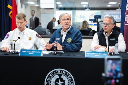 El gobernador Greg Abbott anunció que se están movilizando equipos de emergencia para hacer frente a los efectos de la tormenta invernal