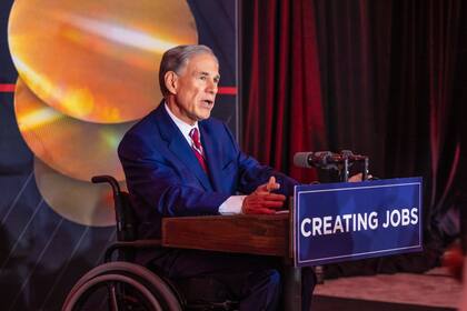 El gobernador Greg Abbott envió una carta a la administración Trump para participar en un programa piloto para evitar el fraude en las iniciativas de vivienda asequible