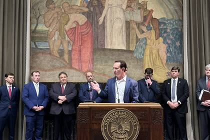 El gobernador Jeff Landry impulsa iniciativas muy severas contra la inmigración