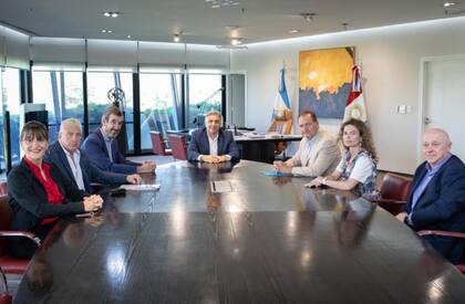 El gobernador Llaryora recibió a los industriales cordobeses.
