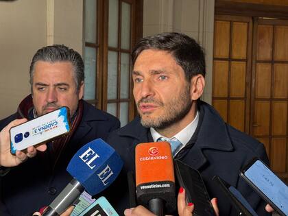 El gobernador Maximiliano Pullaro al salir de declarar en los Tribunales de Santa Fe