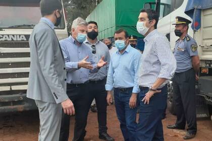 El gobernador Oscar Herrera Ahuad encabezó un operativo contra el contrabando de soja