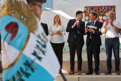 Trotta estuvo acompañado por el gobernador mendocino Rodolfo Suárez