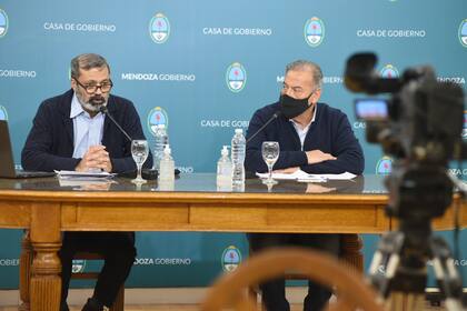 El gobernador Rodolfo Suarez puso a funcionarios de Salud y Seguridad a brindar explicaciones sobre el preocupante avance de la pandemia en tierra cuyana.