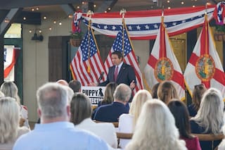 La ley que impulsa DeSantis en Florida contra las “fábricas de cachorros”