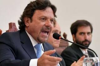 Sáenz pidió a la Anses que anule los beneficios a extranjeros que no residen en el país
