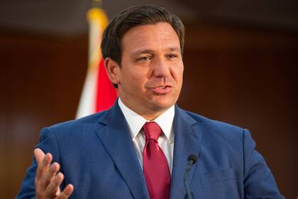El gobernador y la Legislatura de Florida negociaron un nuevo proyecto de ley de inmigración, lo que evidenció las tensiones internas en el Partido Republicano