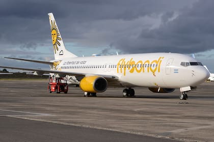 El Gobierno analiza aplicarle multas a Flybondi por los últimos vuelos cancelados.