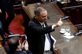 El Gobierno apuesta a recuperar iniciativa con las conferencias de Adorni y la agenda legislativa