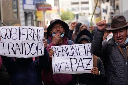 El gobierno argentino sostiene que envió asistencia humanitaria para contrarrestar los bloqueos de los manifestantes