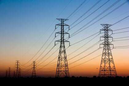 El Gobierno aumentó las tarifas de muchas distribuidoras de energía eléctrica y de gas en un 20%