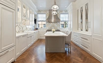 El Gobierno busca sacar los dólares "bajo el colchón" para la compra de propiedades