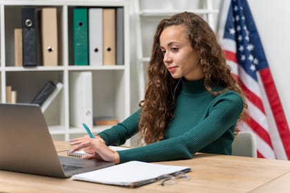 El gobierno de EE.UU. otorga diversas las clasificaciones de visas de inmigrantes y no inmigrantes basadas en el empleo