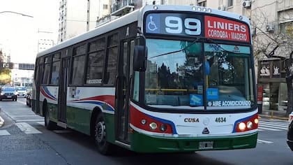 El Gobierno de la Ciudad de Buenos Aires (GCBA) aprobó la fusión de la línea de colectivos 99 con la 106