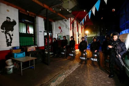 El Gobierno de la Ciudad de Buenos Aires señala que hasta el momento ya fueron cerrados 40 comedores que no entregaban comida a los beneficiarios declarados