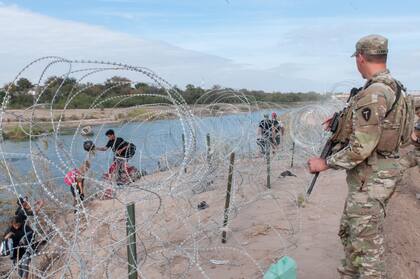 El gobierno de Texas ha sido criticado por las medidas que ha tomado con respecto al cruce de inmigrantes ilegales
