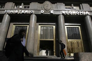 En noviembre creció la deuda bruta del Estado, aunque la cifra cayó en el último año