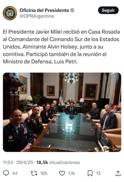 El Gobierno dio a conocer la imagen del encuentro de Milei con el almirante Alvin Holsey