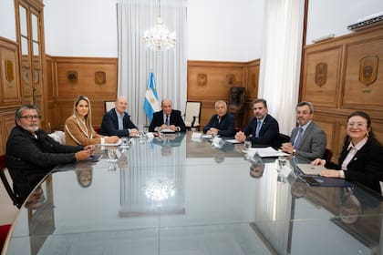 El Gobierno diseñó el Consejo de Mayo con aliados: Gerardo Martínez, por la CGT; Carolina Losada, por el Senado; Alfredo Cornejo, por los gobernadores; Cristian Ritondo, por Diputados, y Martín Rapallini, por el empresariado