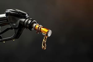 El Gobierno estableció aumentos en el impuesto al combustible para enero