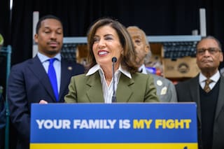 Kathy Hochul anunció la expansión de un subsidio en alimentos en Nueva York antes de Navidad