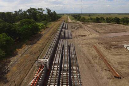 El Gobierno impulsa un millonario plan de obras para el ferrocarril de cargas.